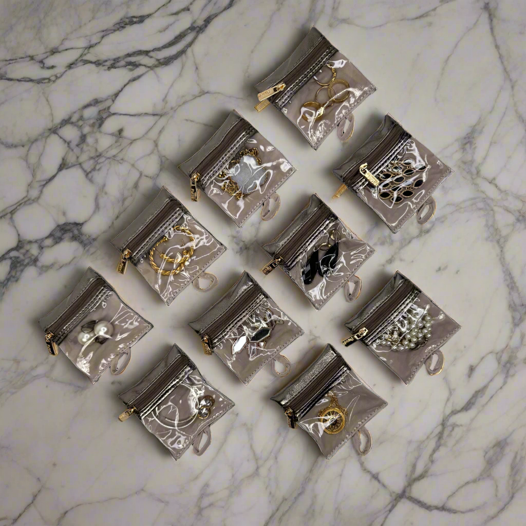 Oprah's Favorite Things 2021 - Ultra Jewelry Case - Bronze