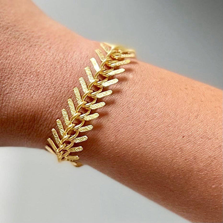 18k matte gold fish bone bracelet