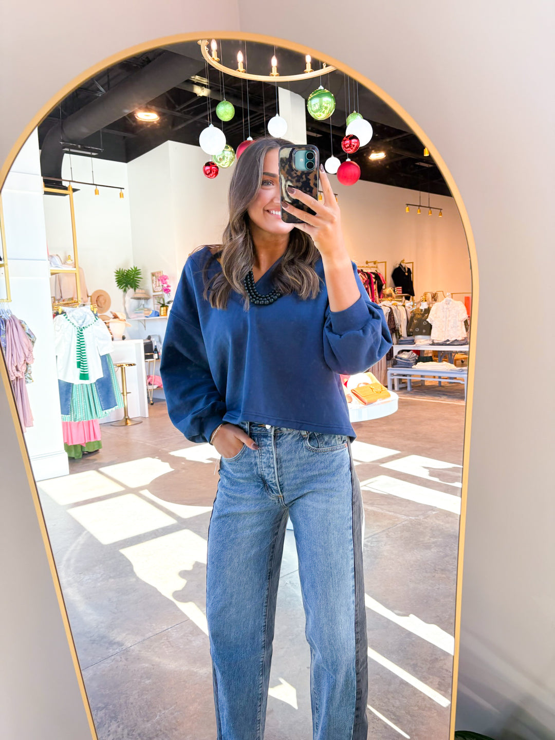 Tucker Sweatshirt in Navy