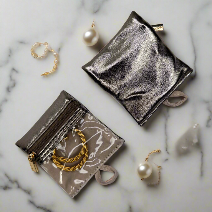 Oprah's Favorite Things 2021 - Ultra Jewelry Case - Bronze