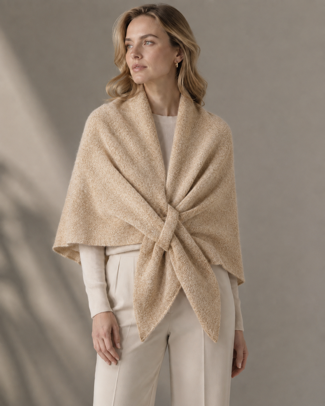 Triangle poncho scarf with loop in Camel