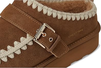 Close Slip-On Shoe in Chestnut Suede