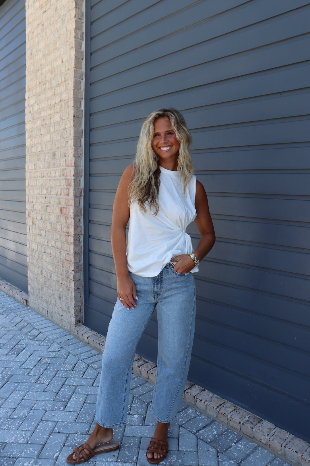 Sleeveless Knot T-Shirt
