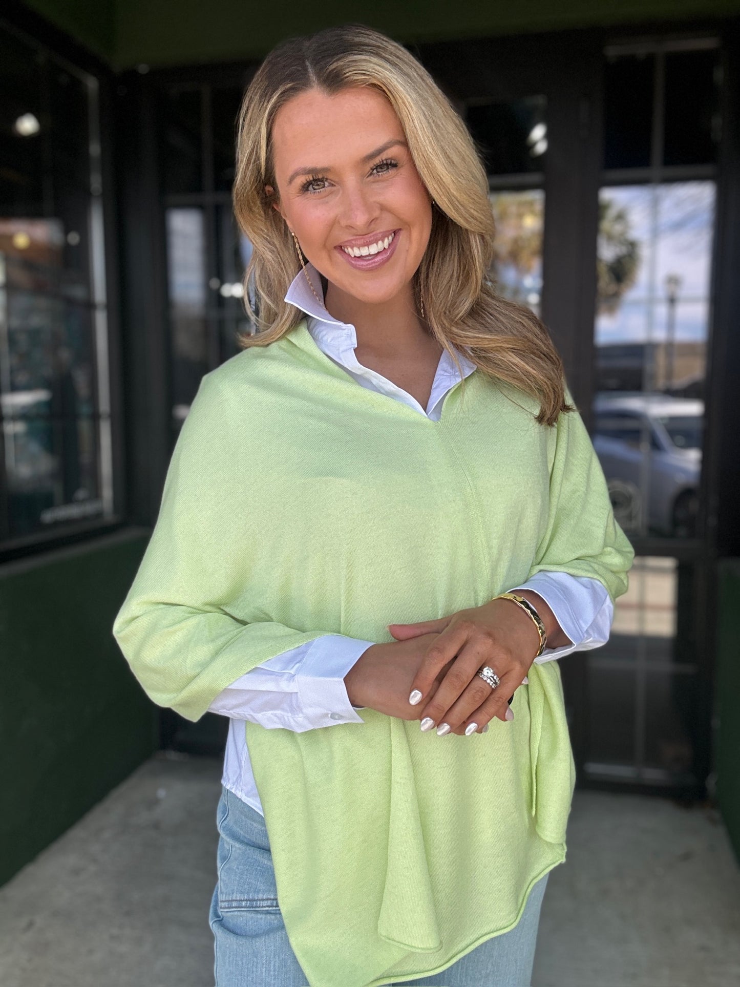 Eden Poncho In Pale Lime