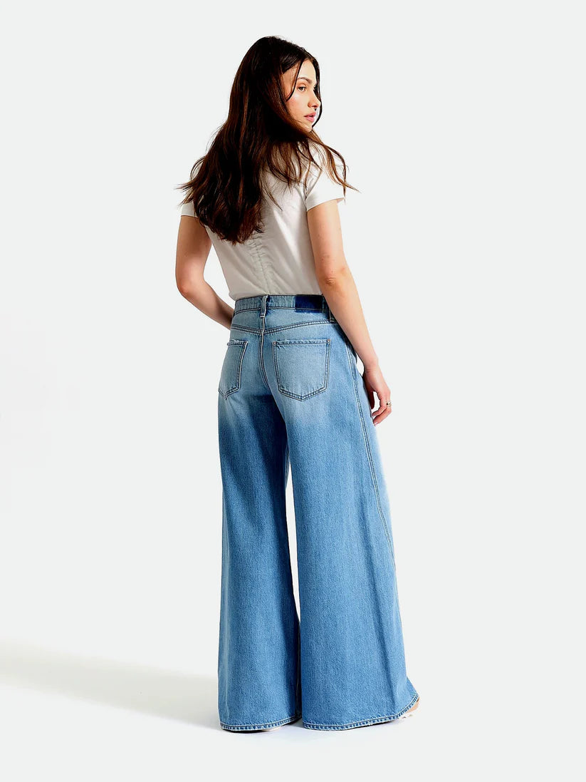 Wilder Ultra Wide Leg in Pulse - Daze Denim