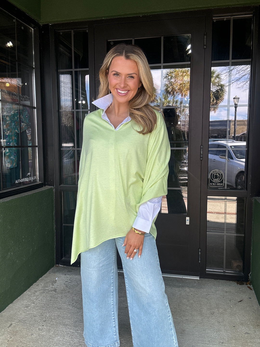 Eden Poncho In Pale Lime