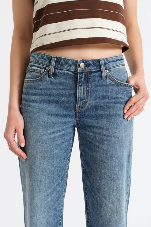 Keeper Low Rise Straight Leg in Heartbeat Vintage - Daze Denim