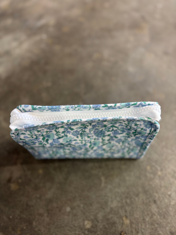 Hamptons floral zip pouch