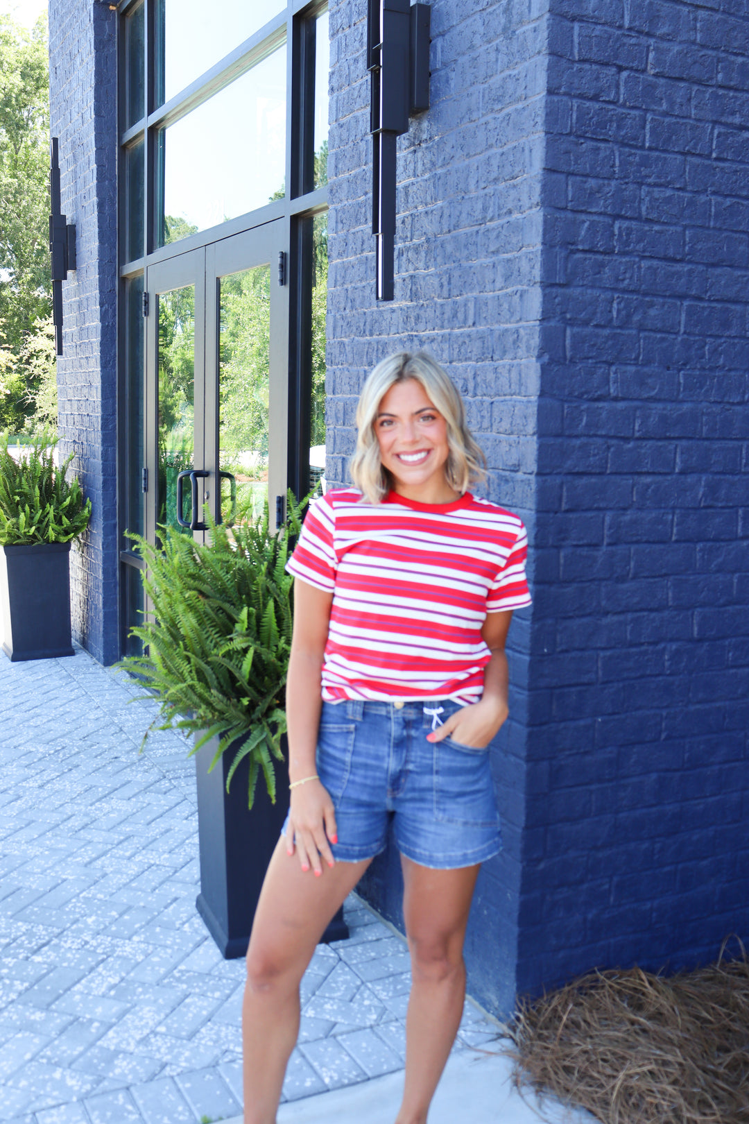 Zuma Crew Neck Tee in Scarlet Stripe - Daze Denim