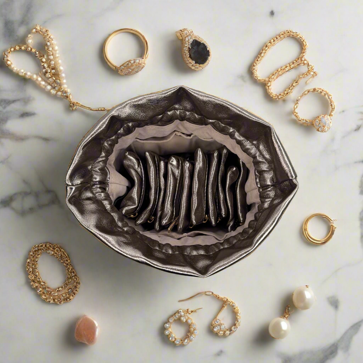 Oprah's Favorite Things 2021 - Ultra Jewelry Case - Bronze