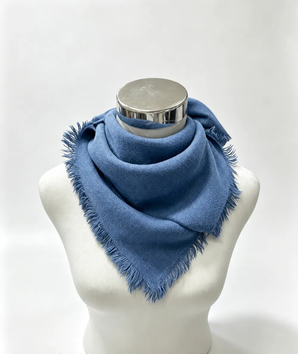 Small solid square scarf in Bleu jean