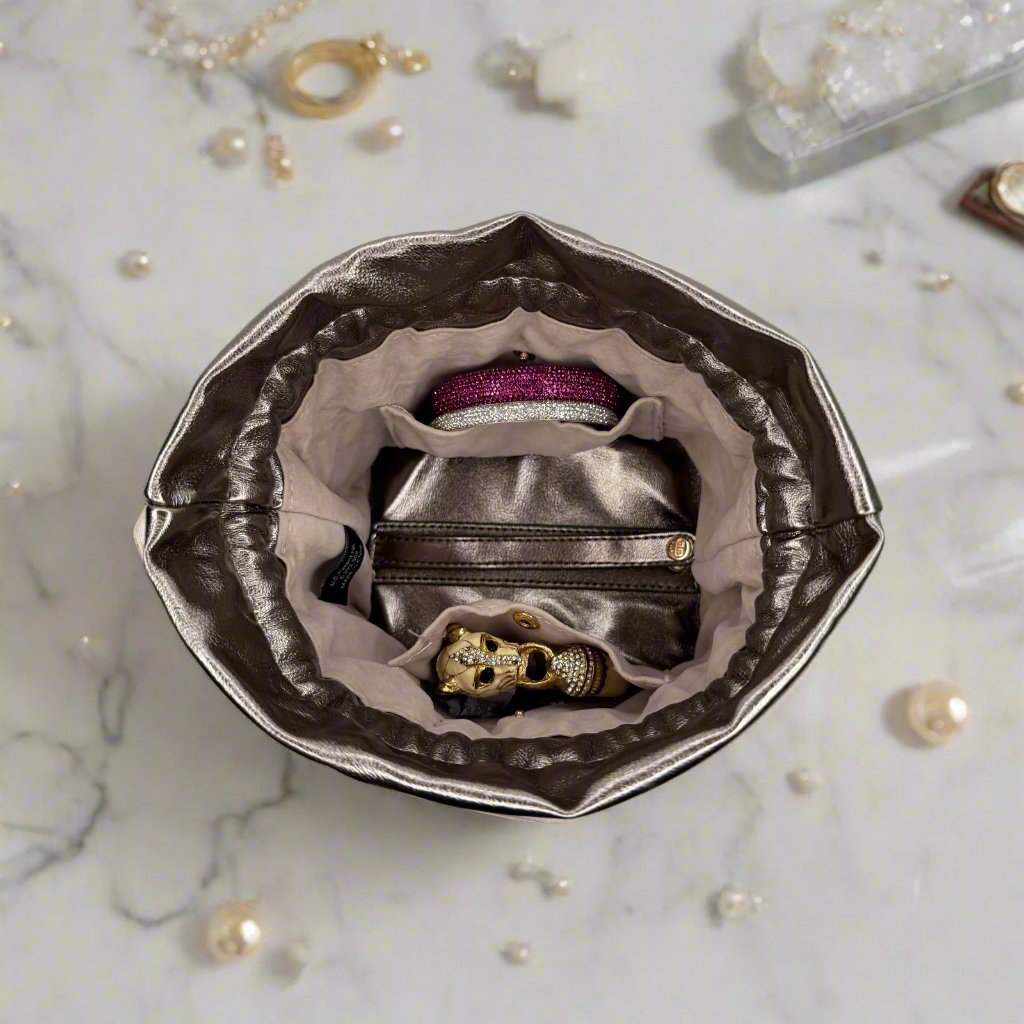 Oprah's Favorite Things 2021 - Ultra Jewelry Case - Bronze