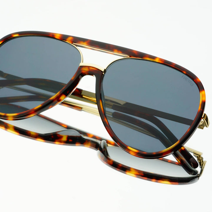 Shay Aviator Sunglasses : Tortoise / Solid Gray