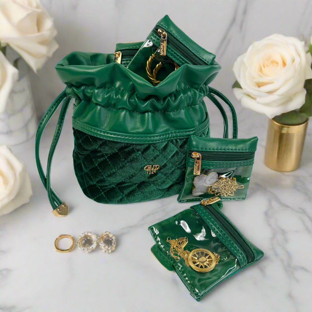 Oprah's Favorite Things 2021 - Ultra Jewelry Case - Emerald Velvet