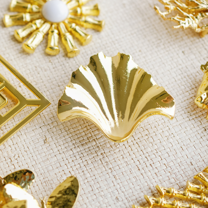 Clamshell Artisan Interchangeable Belt Buckle w/ Gold Finish